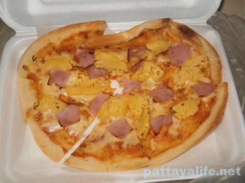 ソイチャイヤプーン食堂のピザ (2)