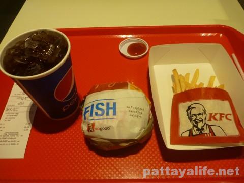 KFCのフィッシュバーガーセット (2)