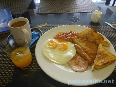 the-coins-pattaya-breakfast-1