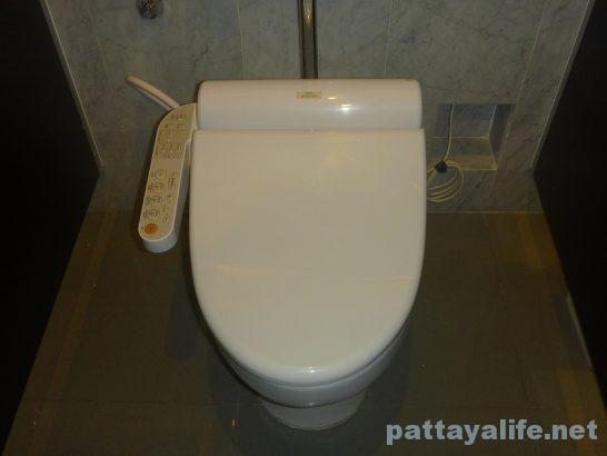 harbor-pattaya-toilet-4
