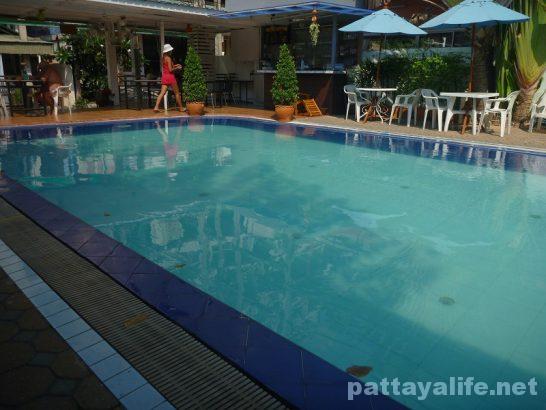 Pattaya Klang swimming pool near @mind (1)