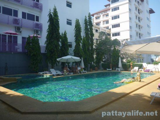 Hotel Zing swimming pool (1)