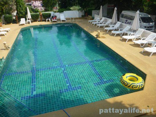 Hotel Zing swimming pool (2)