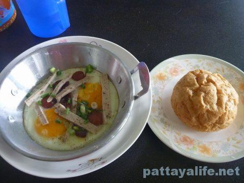 Kai gata Egg pan with bread soi bongkot (1)