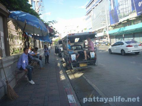 パタヤからスワンナプーム空港経由ドンムアン空港行きバス乗り継ぎ (4)