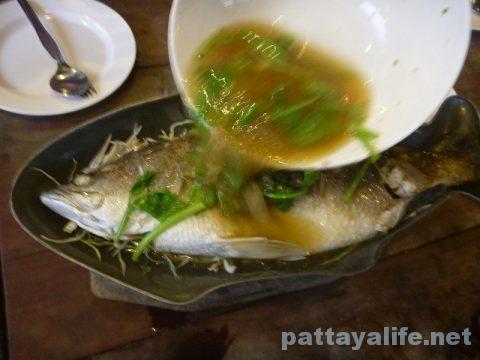 カオトムプラジャンバンの魚プラーサワイ (1)