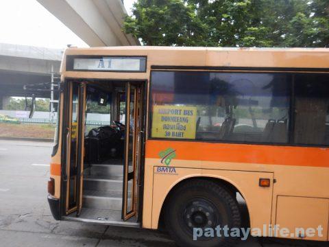 ドンムアン空港からパタヤへバス乗り継ぎ移動 (3)