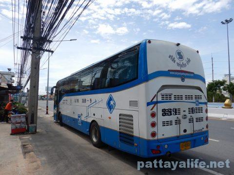 スワンナプーム空港からパタヤへバス (15)