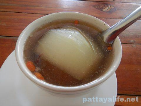 フードランド前カオマンガイ屋のスープ (1)