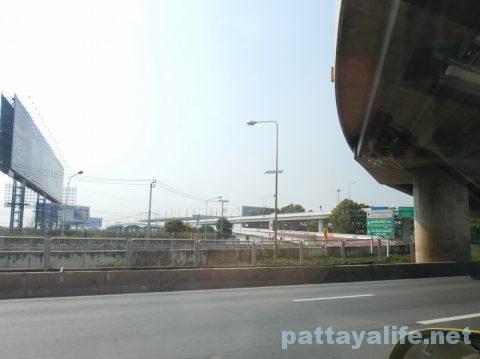 パタヤからドンムアン空港タクシー (7)
