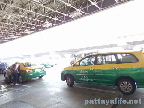 パタヤからドンムアン空港タクシー (12)