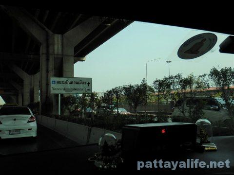 パタヤからドンムアン空港タクシー (9)