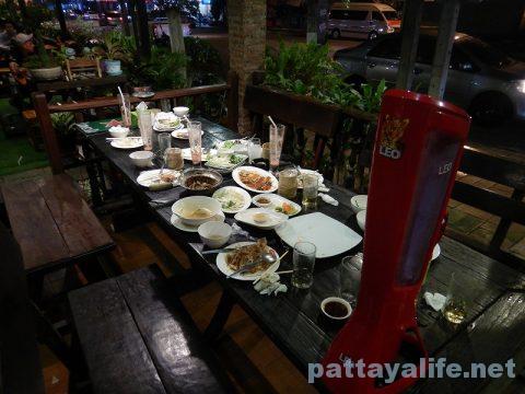 カオトムプラジャンバン料理 食後テーブル