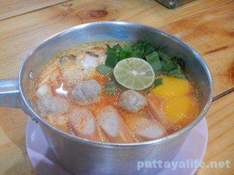 モーファイ屋Nai Poom Tom-Yum Pork Noodle (4)