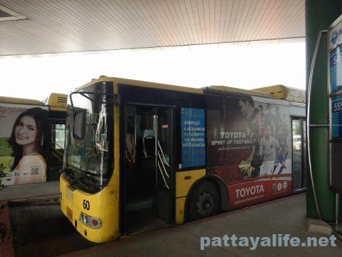ドンムアン空港からスワンナプーム経由でパタヤへバス (3)