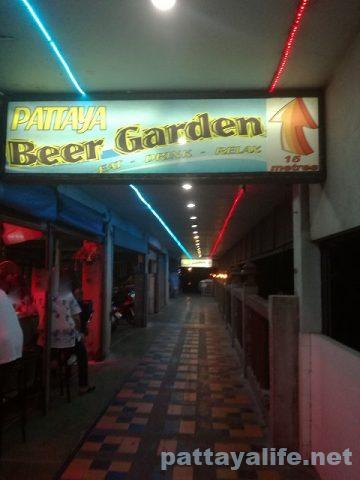 パタヤビアガーデン Pattaya Beer Garden (2)