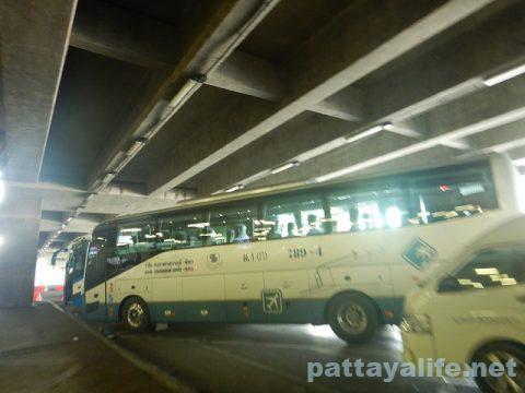 スワンナプーム空港パタヤ行きエアポートバス (2)