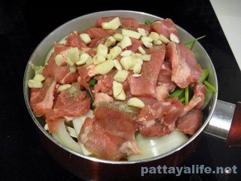 豚の喉肉で鍋と焼き肉コームーヤーン (4)