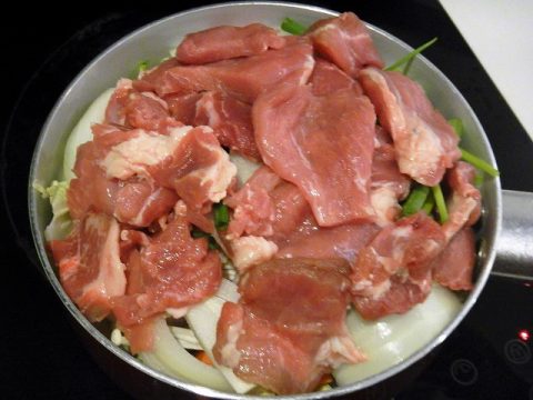 豚の喉肉で鍋と焼き肉コームーヤーン (3)