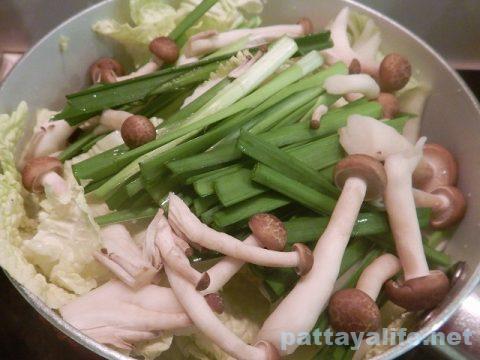 豚肉と白菜とパンガシウス鍋 (3)