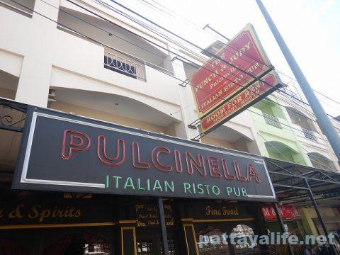 the punch & judy Pulicinella Italian ristro pub pattaya (1)