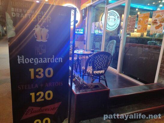 パタヤタイのお手軽ドイツ料理レストランでBuletten(ハンバーグ) - パタヤ千夜一夜 パタヤタイのお手軽ドイツ料理レストランでBuletten(ハンバーグ) - パタヤ千夜一夜